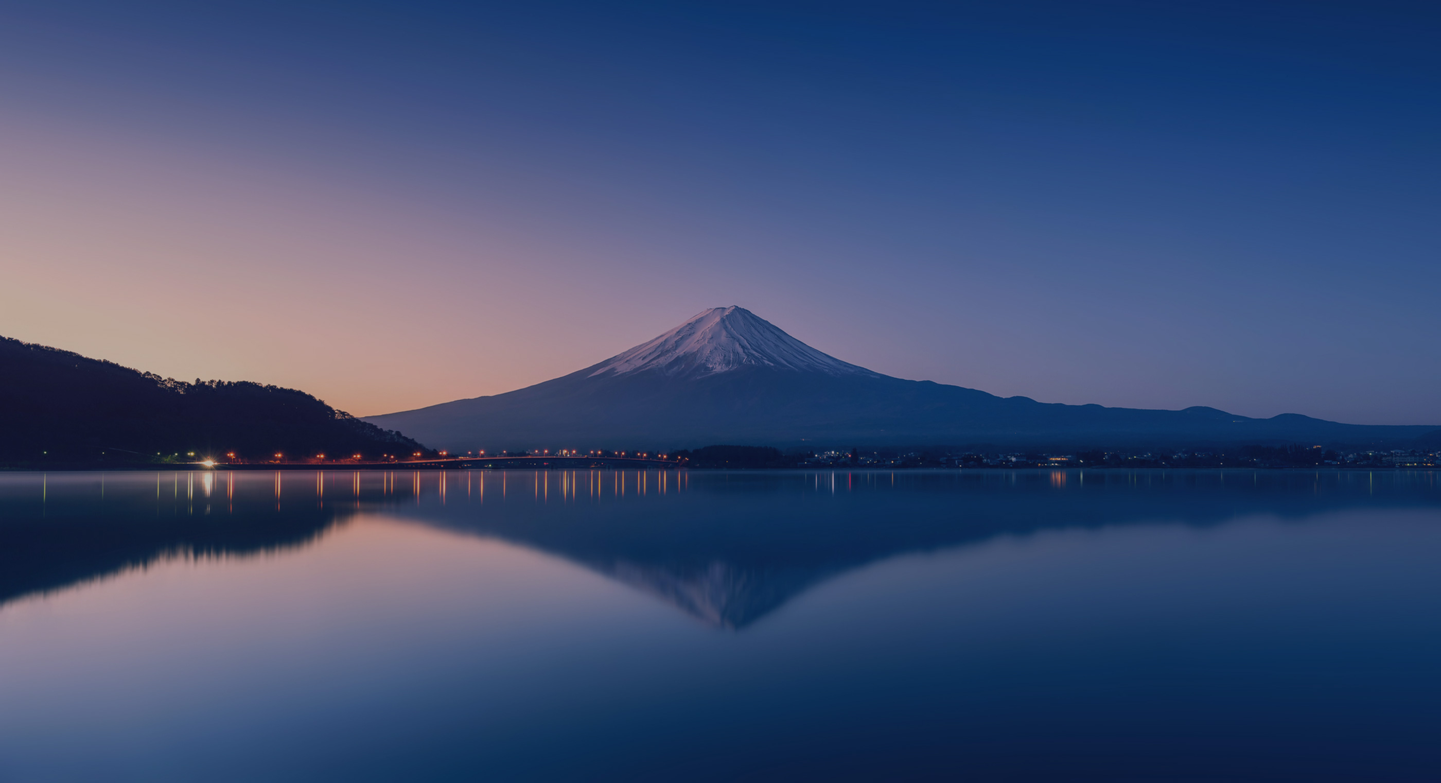 日本有数のレイクリゾート「河口湖」